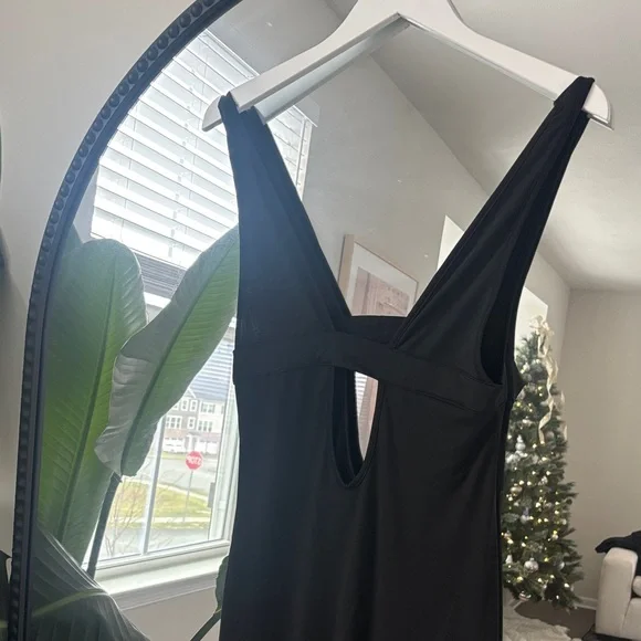 Commense black cutout maxi dress - Picture 2 of 4